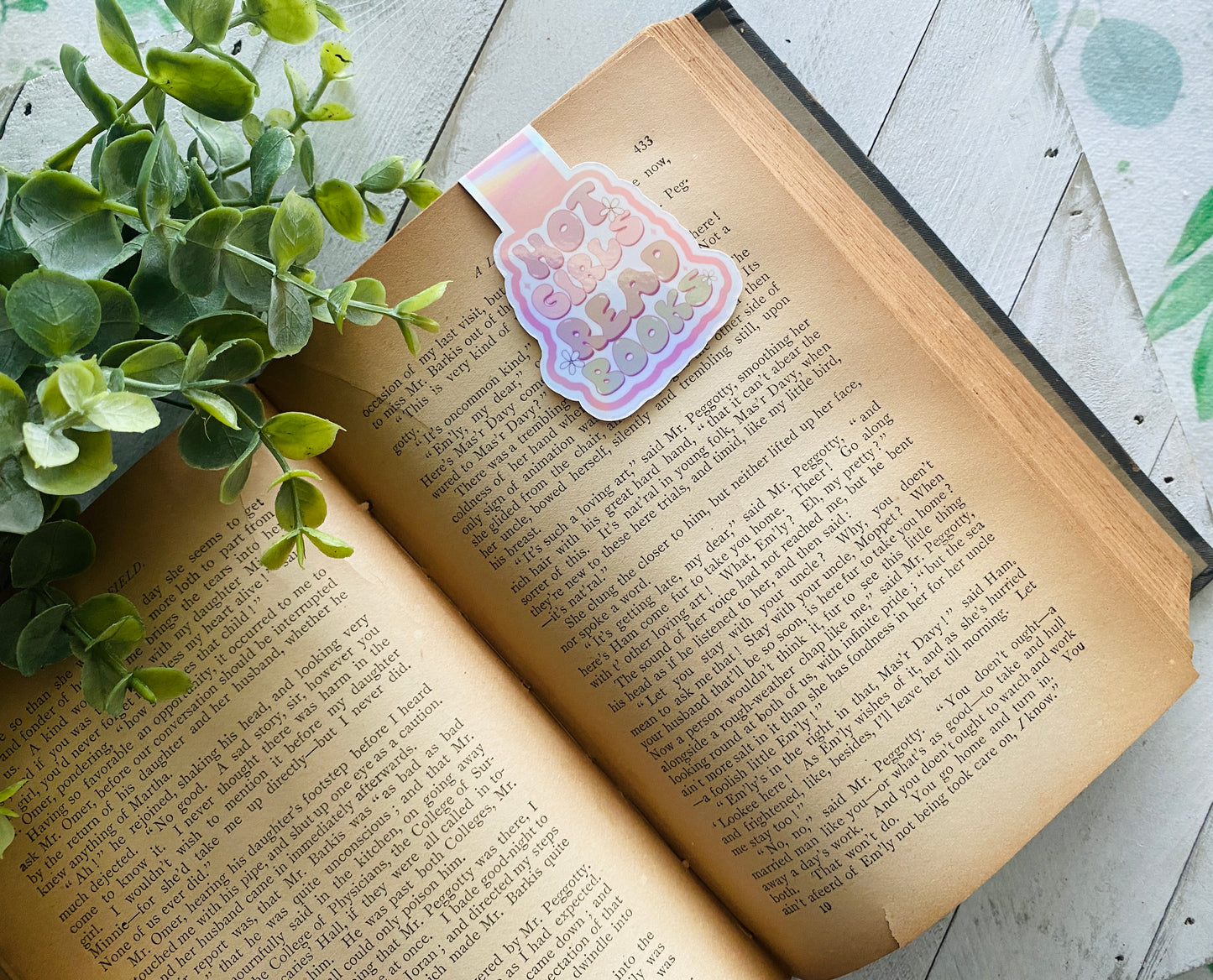 Hot Girls Read Books Magnetic Bookmark