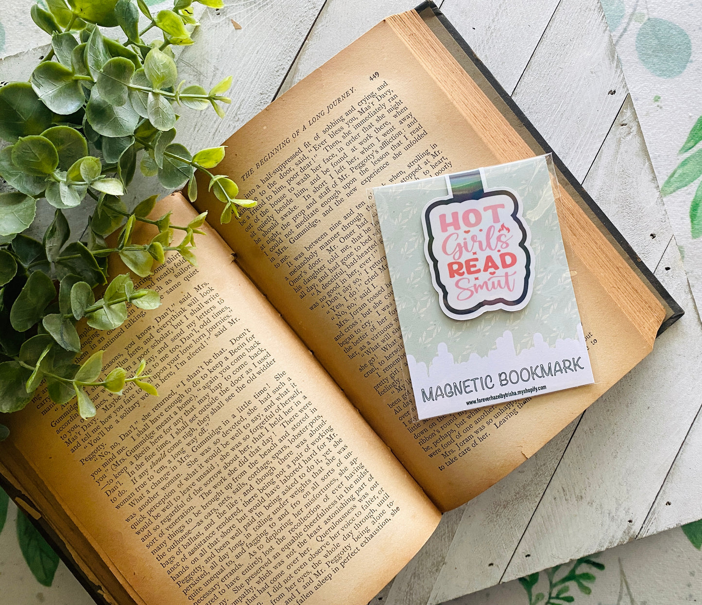 Hot Girls Read Smut Magnetic Bookmark