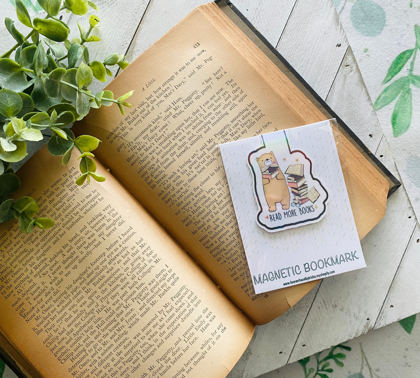 Read More Books Bear Magnetic Bookmark