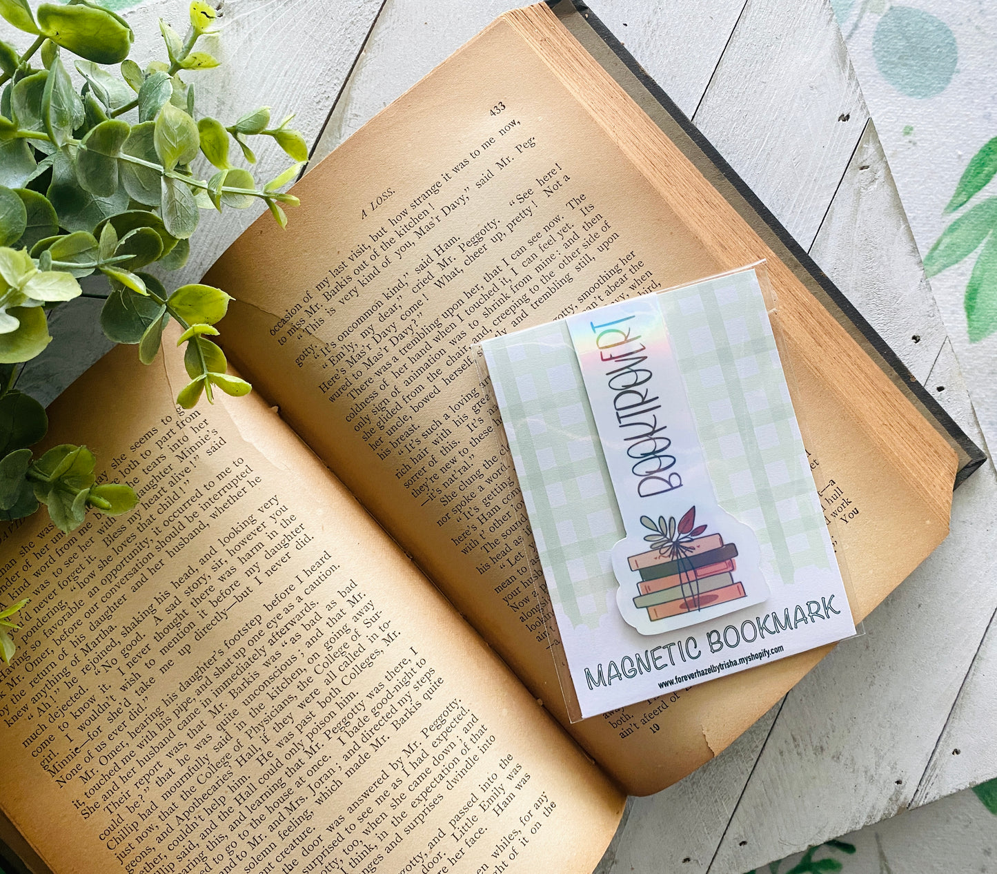 Booktrovert Book Stack Magnetic Bookmark