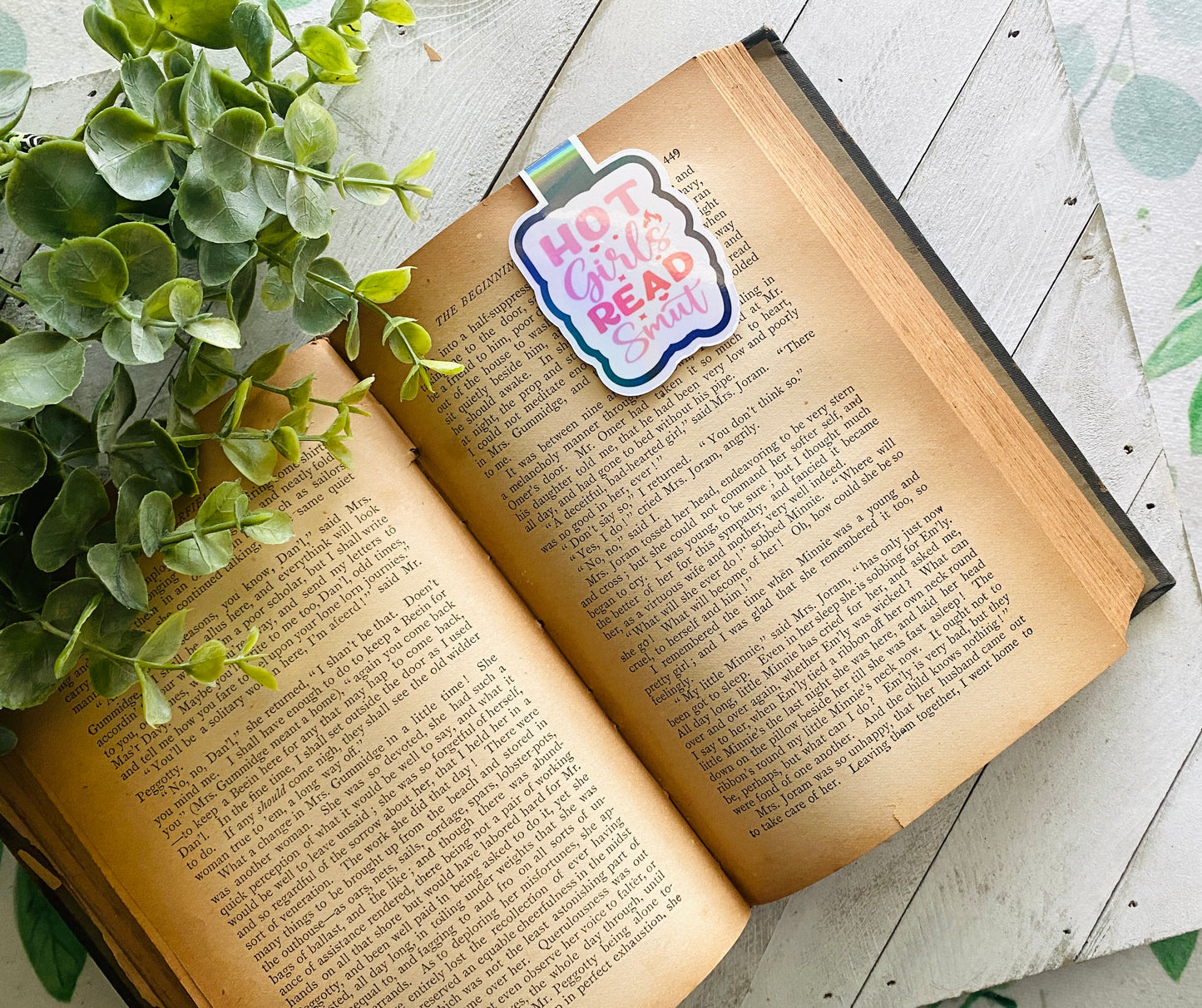 Hot Girls Read Smut Magnetic Bookmark