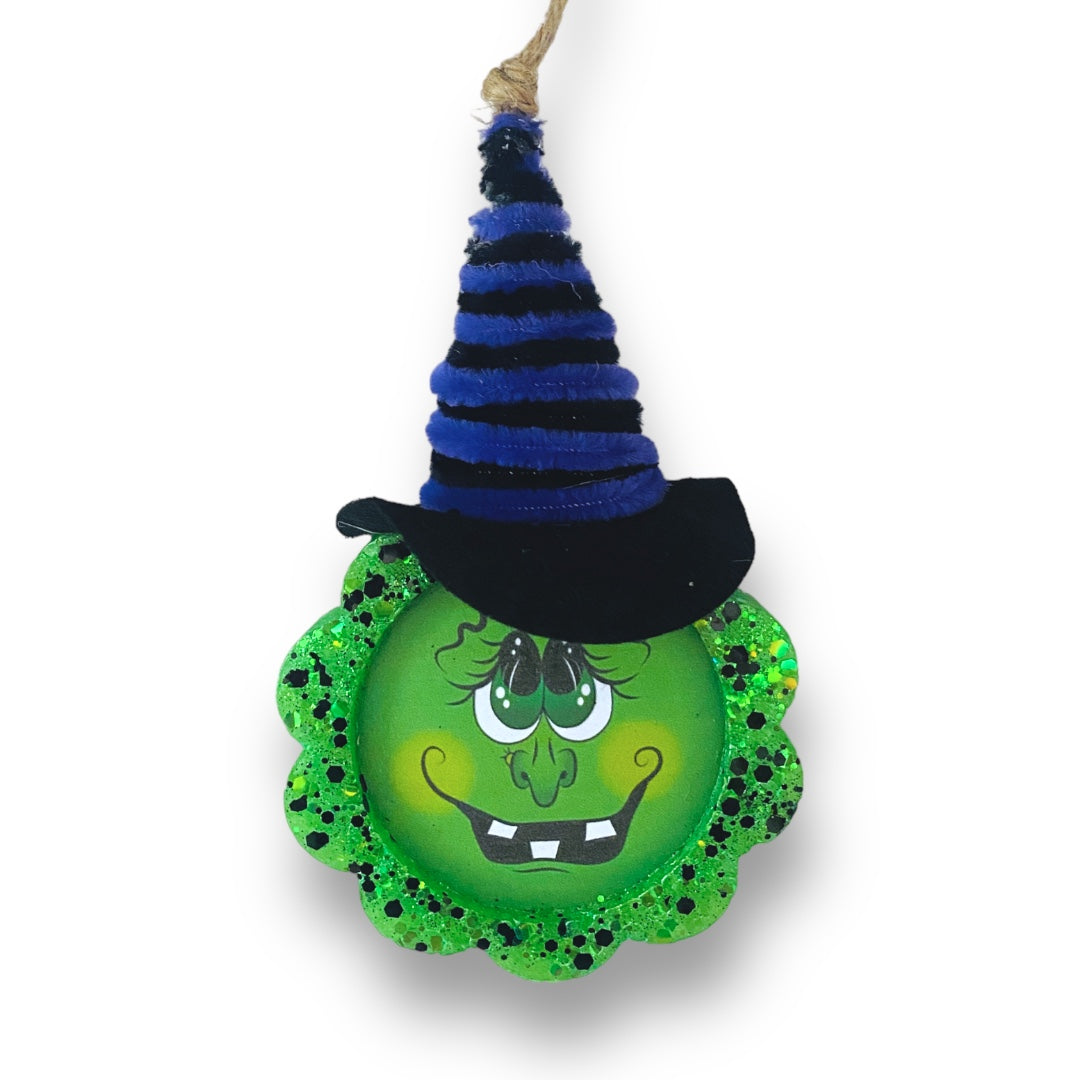 Witch Face in Hat Freshie